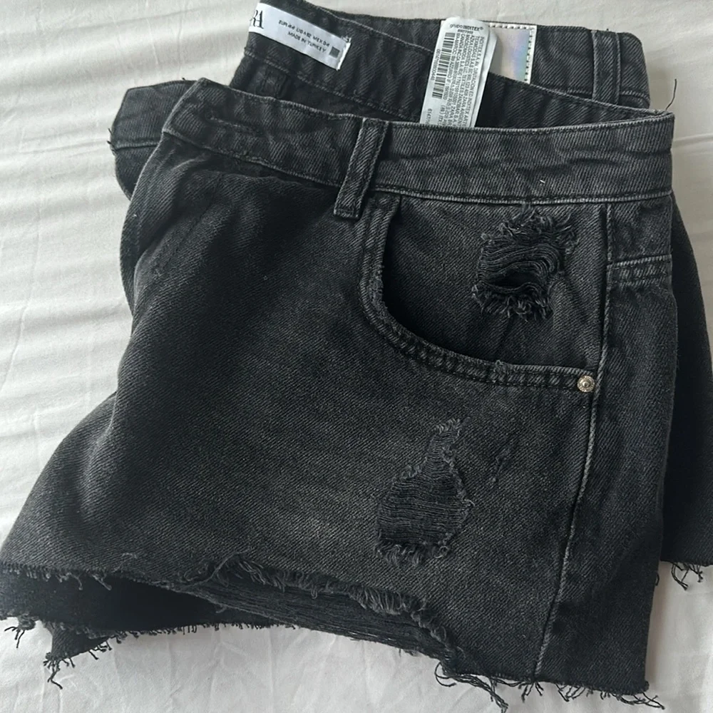 LOW RISE RIPPED DENIM SHORTS - Picture 5 of 7